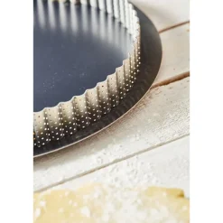 Cercle à tarte perforé cannelé acier inoxydable 24 cm De Buyer