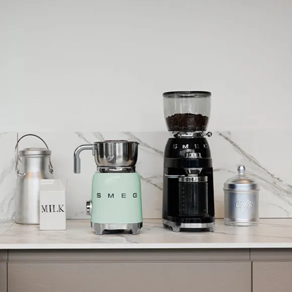 Chocolatière et mousseur de lait 500 W MFF11PGEU vert d’eau Smeg