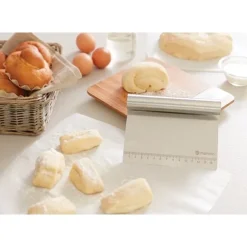 Coupe pâte gradué en inox Mathon