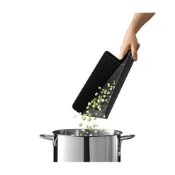 Grande planche à découper pliable 45 cm noire Chop2Pot Joseph Joseph