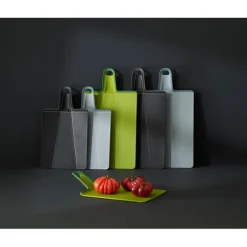 Grande planche à découper pliable 45 cm noire Chop2Pot Joseph Joseph