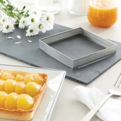 Lot 2 cercles à tarte perforés en inox carré 12 cm Mathon