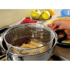 Lot friteuse traditionnelle, coupe-frites et araignée à friture