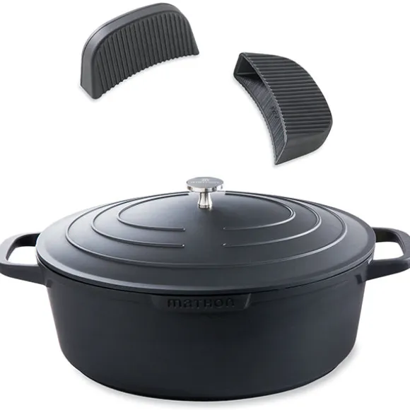 Lot grande cocotte légère ovale en fonte d'aluminium 32 cm 6,5 L et deux maniques silicone Mathon