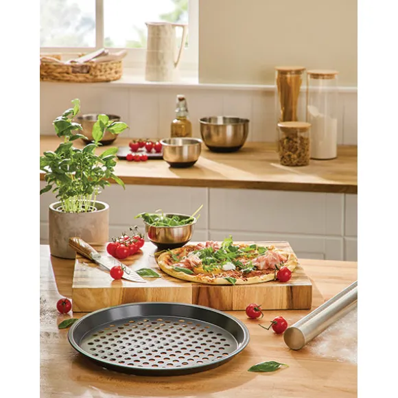 Lot 2 moules à pizza perforé en acier antiadhérent 29,5 cm Mathon
