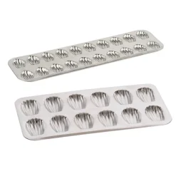Lot plaque 12 madeleines et plaque 20 madeleinettes en fer blanc Gobel