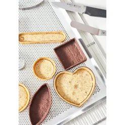 Lot 2 plaques à pâtisserie micro-perforée en aluminium et 2 tapis de cuisson en silicone et fibre de verre professionnels 40 cm Mathon
