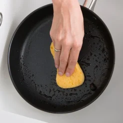 Lot poêle revêtement Dur comme la pierre 32 cm et 2 éponges végétales Mathon