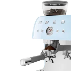 Machine à café expresso 2,4 L 1650W EGF03PBEU Smeg