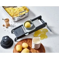Mandoline swing Plus noir De Buyer