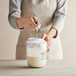 Mixeur manuel pour pâte à crêpe et omelettes Betty Bossi