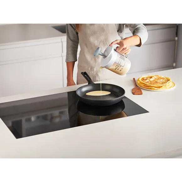 Mixeur manuel pour pâte à crêpe et omelettes Betty Bossi