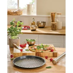 Moule à pizza perforé en acier antiadhérent 29,5 cm Mathon