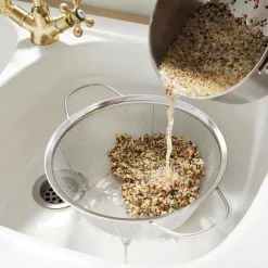 Passoire à maille fine sur pieds en inox pour riz 23,5 cm Mathon