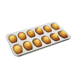 Plaque de 12 madeleines en fer blanc Gobel