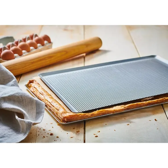 Plaque à pâtisserie micro-perforée professionnelle en aluminium 40 cm Mathon
