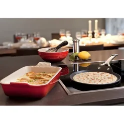 Plat rectangulaire en céramique émaillée 32 cm Cerise Le Creuset