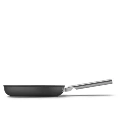 Poêle aluminium antiadhésive 28 cm noir mat Smeg