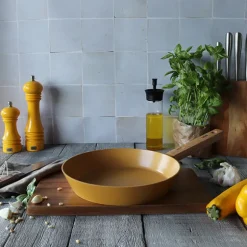 Poêle Ector induction aluminium revêtu manche en bois 24 cm jaune Ogo
