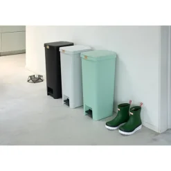 Poubelle à pédale StepUp grise 40 L Brabantia