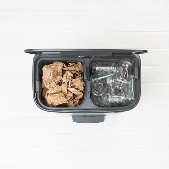 Poubelle rectangulaire à pédale avec 2 compartiments Bo noire 60 L Brabantia