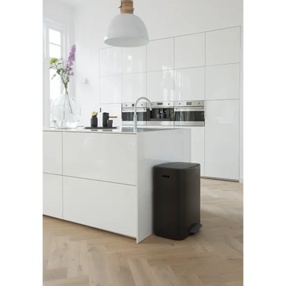 Poubelle rectangulaire à pédale avec 2 compartiments Bo noire 60 L Brabantia