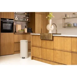 Poubelle ronde à pédale NewIcon beige 30 L Brabantia