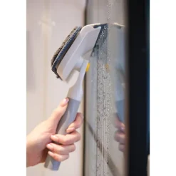 Raclette pour vitres avec microfibre 2 en 1 CleanTech Joseph Joseph