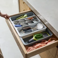 Range-couverts extensible plusieurs niveaux DrawerStore™ Joseph Joseph