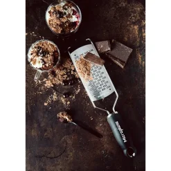 Râpe à fromage double tranchant Gourmet noir Microplane