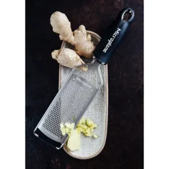 Râpe à fromage fine Gourmet noire Microplane