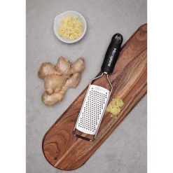 Râpe à fromage à gros grains Gourmet noire Microplane