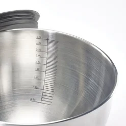 Set de 2 bols pâtissiers inox avec couvercle et base en silicone 20 et 24 cm Mathon