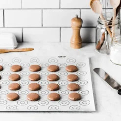 Tapis silicone spécial macarons 40x30 cm De Buyer