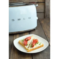 Toaster 2 tranches bleu azur 950 W TSF01PBEU Smeg